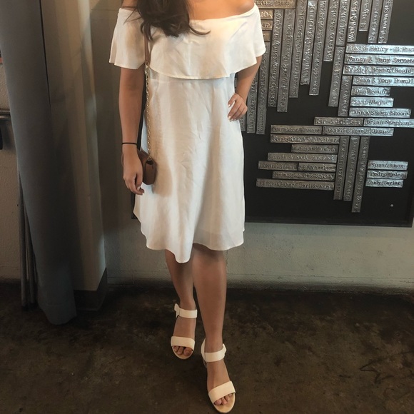 Dresses & Skirts - White off the shoulder linen dress